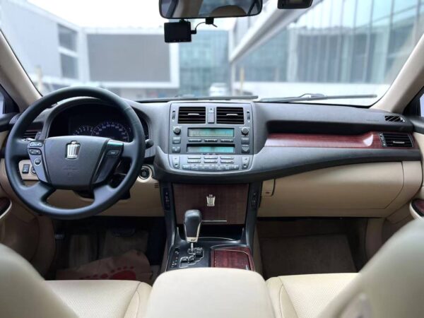Toyota Crown 2010 - Image 5