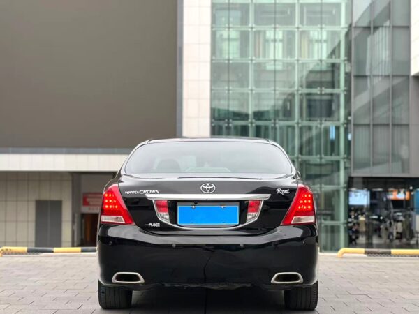 Toyota Crown 2010 - Image 3
