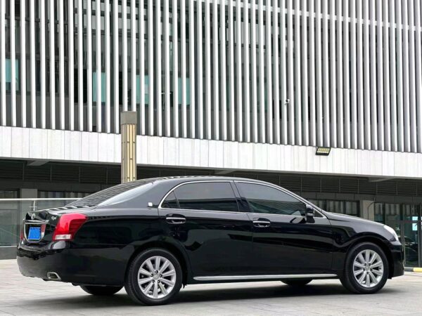 Toyota Crown 2010 - Image 2