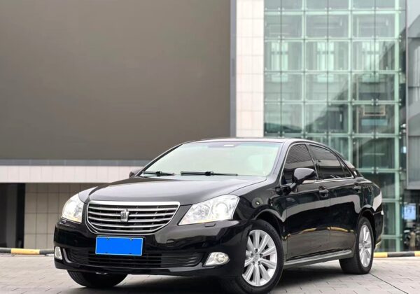 Toyota Crown 2010