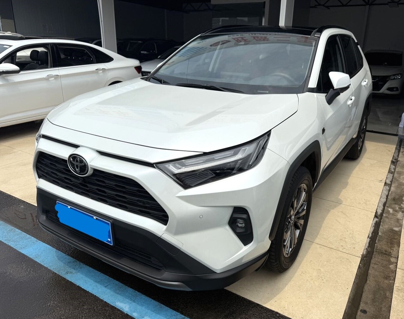 Toyota 2023 RAV4*