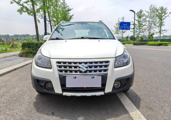 Suzuki 2013 SX4*
