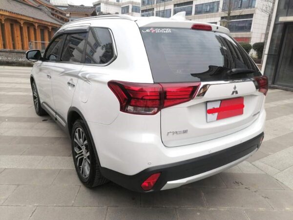 Mitsubishi 2018 Outlander GT3.0 - Image 2