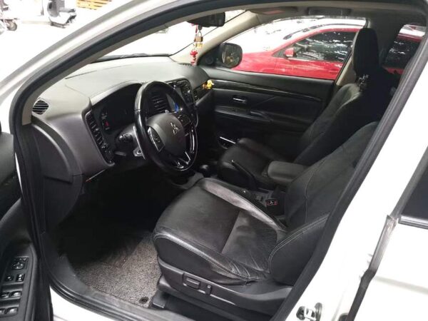 Mitsubishi 2018 Outlander GT3.0 - Image 6