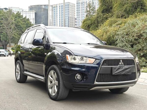 Mitsubishi Outlander 2010 XLS - Image 5