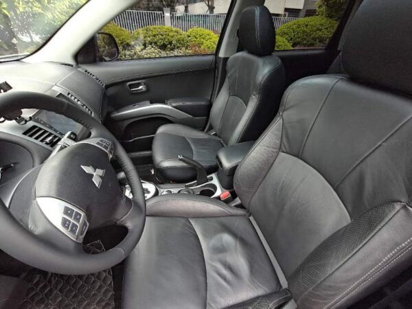 Mitsubishi Outlander 2010 XLS - Image 7