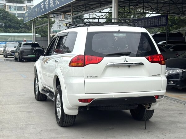 Mitsubishi Pajero Sport 2014 - Image 2