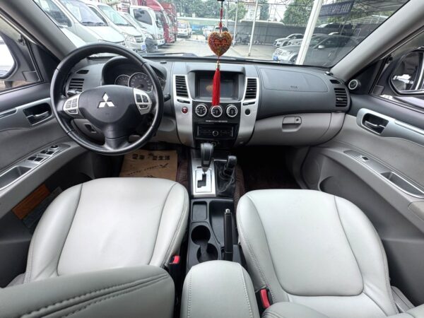 Mitsubishi Pajero Sport 2014 - Image 7