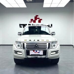 Mitsubishi Pajero 2018 (Deluxe)
