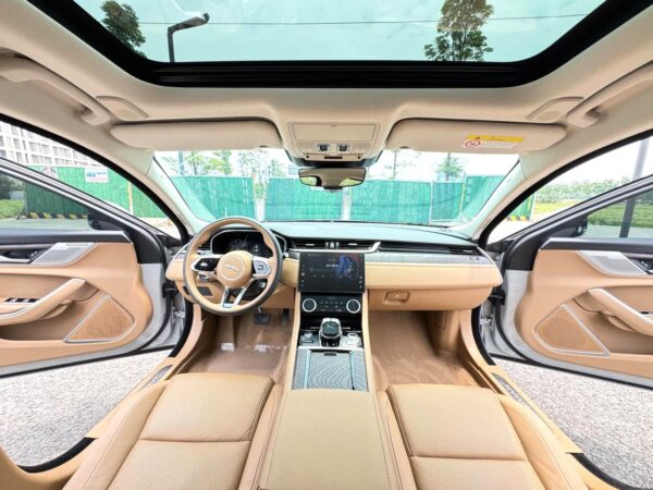 Jaguar 2024 XFL - Image 4