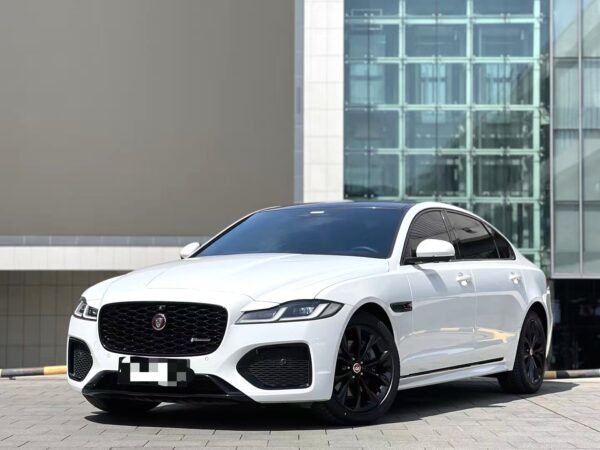 Jaguar 2021 XFL - Image 4
