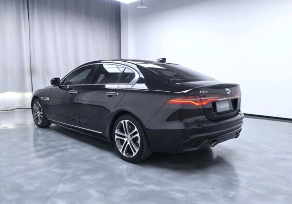 Jaguar 2021 XEF - Image 4