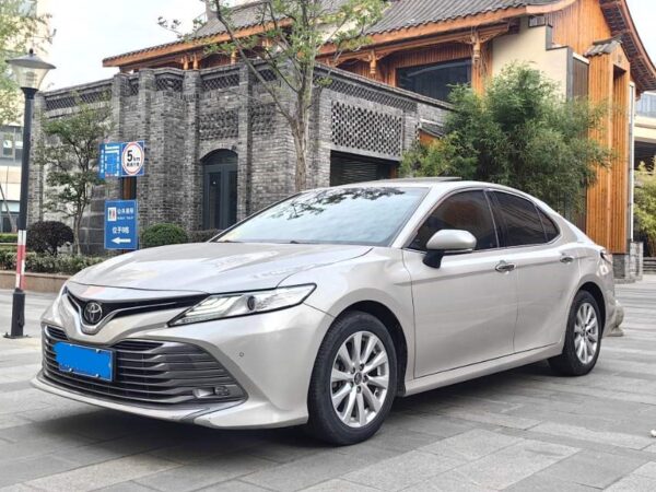 Toyota 2018 Camry (XLE) - Image 6