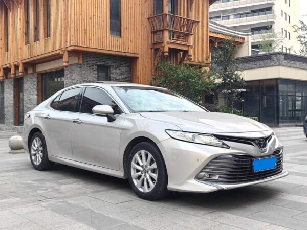 Toyota 2018 Camry (XLE) - Image 4