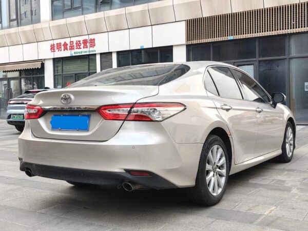 Toyota 2018 Camry (XLE) - Image 3