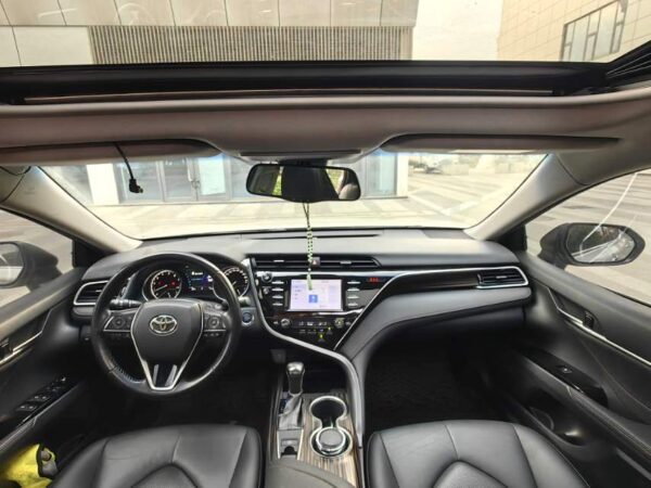 Toyota 2018 Camry (XLE) - Image 8