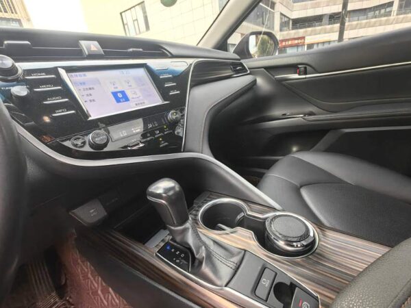 Toyota 2018 Camry (XLE) - Image 9
