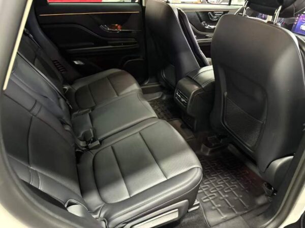 2024 Lincoln Aviator - Image 2