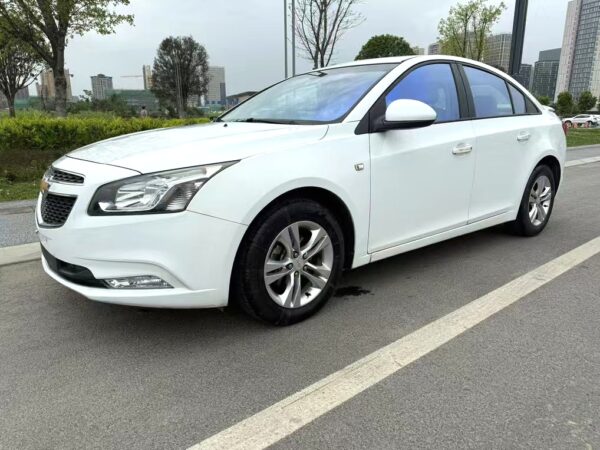 Chevrolet Cruze 2015 - Image 2