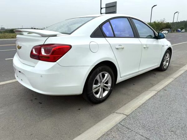Chevrolet Cruze 2015 - Image 5