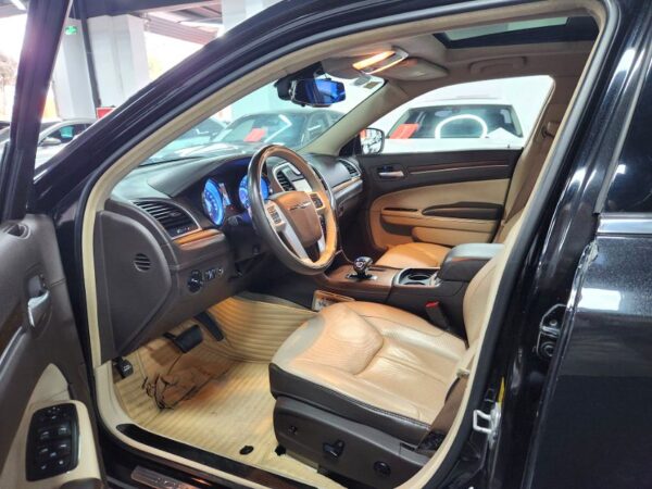 Chrysler 300 2014 - Image 9