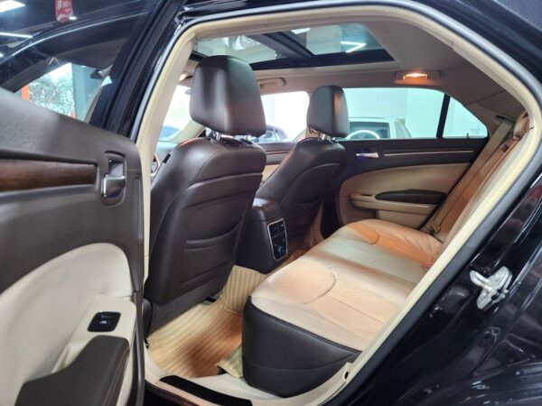 Chrysler 300 2014 - Image 8