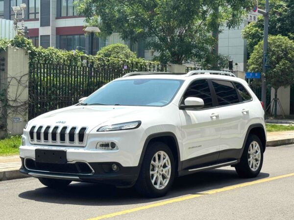 JEEP 2017 Cherokee - Image 2