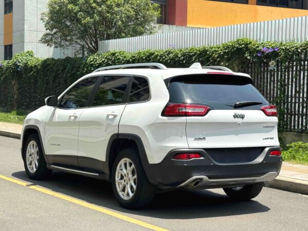 JEEP 2017 Cherokee - Image 3