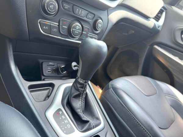 JEEP 2017 Cherokee - Image 10