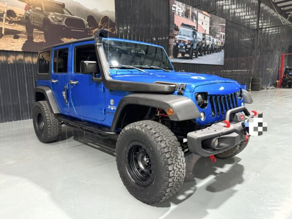 Jeep Wrangler 2015 Unlimited Sahara - Image 3