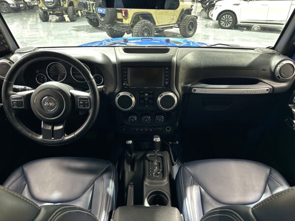 Jeep Wrangler 2015 Unlimited Sahara - Image 10