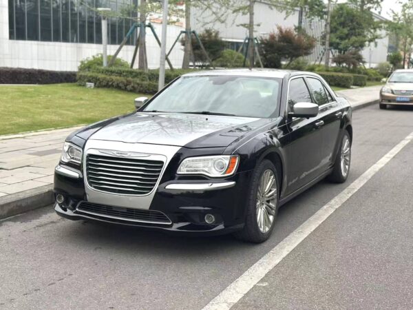 Chrysler 300C 2013 - Image 7
