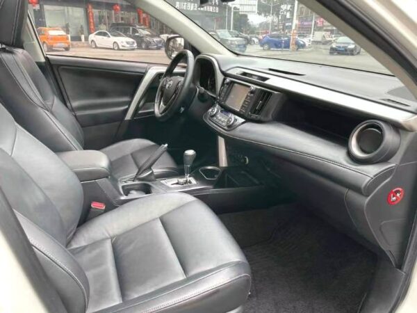 2016 Toyota RAV4 - Image 5