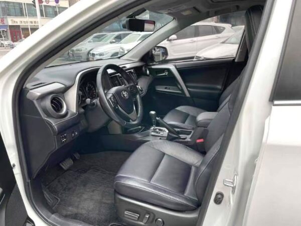 2016 Toyota RAV4 - Image 3