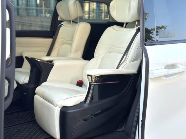 2023 Trumpchi E9* - Image 9